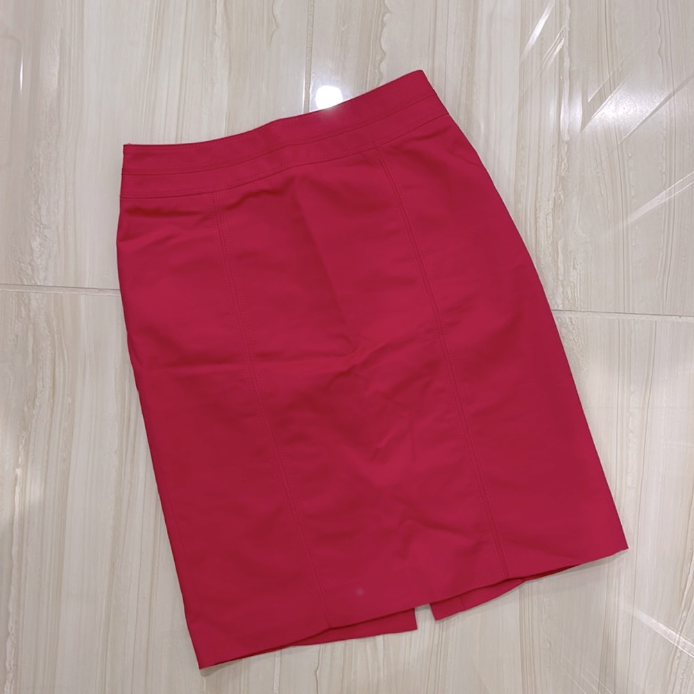 Beautiful White House Black Market Pink Pencil Skirt